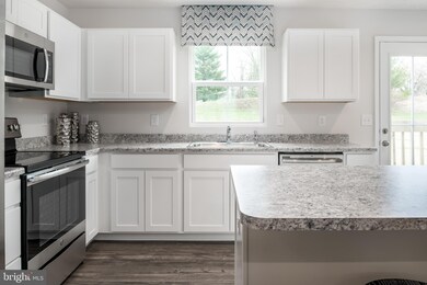 585 Raeann Dr, Greencastle, PA 17225 - photo 6