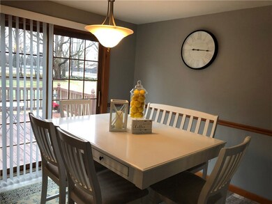 127 Bayberry Rd, Woonsocket, RI 02895 - photo 3