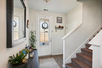 main_level-entry-dsc2959