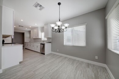 581 N Washington St-8