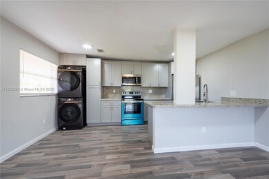 Oaks Condominiums unit 509, Davie, FL 33314 - photo 2