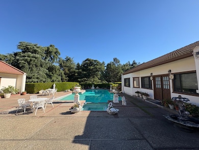 1262 Avalon Dr, Stockton, CA 95215 - photo 3