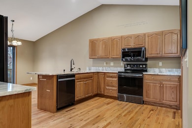 1522 Franklin St, Onalaska, WI 54650 - photo 5