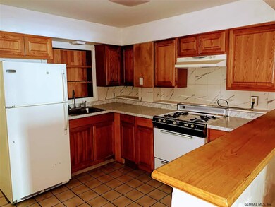 536 Hamilton St, Albany, NY 12203 - photo 2