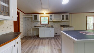 641-Stevenstown-Rd-Litchfield-Maine-Kitc