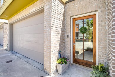 305 Highland Park-22