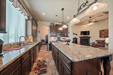 10202 Bitternut Hickory Ln, Tomball, TX 77375 - photo 6