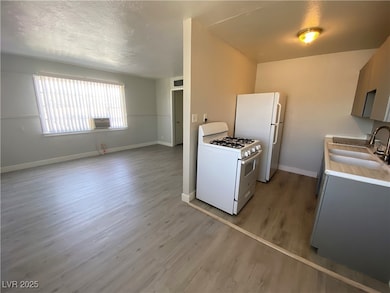 230 W Boston Ave unit 6, Las Vegas, NV 89102 - photo 3