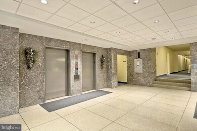 The Potomac Plaza Co-op unit 302, Washington, DC 20037 - photo 3