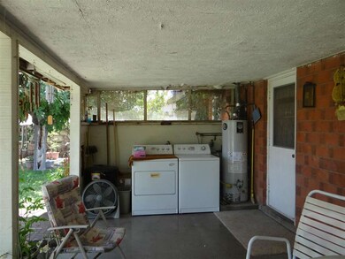 01019 patio laundry
