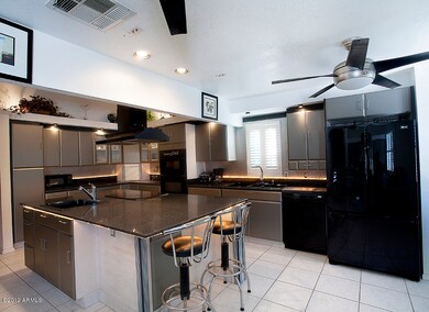 Fully Loaded Eat-In Kitchen
