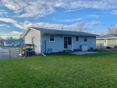 1944 Julie St, Woodstock, IL 60098 - photo 2