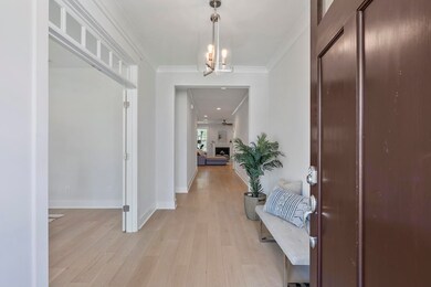 5 - Foyer Entry