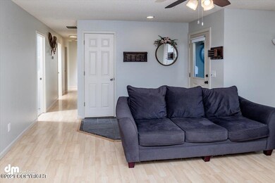 03-Living Room_DMD_4069