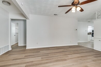 222 Merribrook Trail, Duncanville, TX 75116 - photo 5