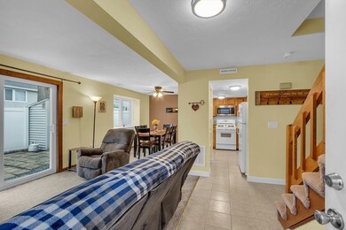 43 Meadow Pond Dr unit F, Leominster, MA 01453 - photo 6