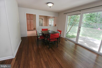13157 Madonna Ln, Fairfax, VA 22033 - photo 4