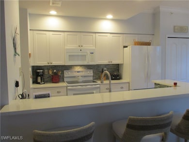 7525 Stoneybrook Dr unit 937, Naples, FL 34112 - photo 5