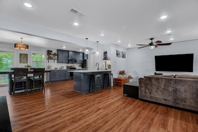 420 E Burrell St, Denison, TX 75021 - photo 2