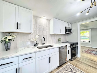 942 Adams St, Neenah, WI 54956 - photo 7