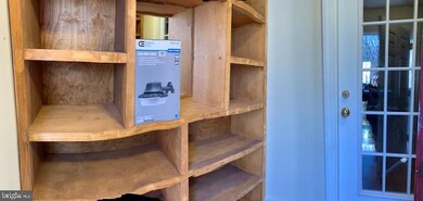 6102 Saints Hill Ln, Broad Run, VA 20137 - photo 5