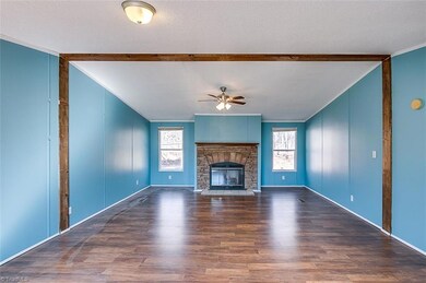 421 Oak View Ln, Asheboro, NC 27205 - photo 3