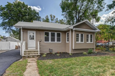 710 King Georges Rd Woodbridge-large-003