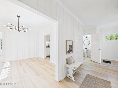 CAM03843G0-PR0120-STILL049