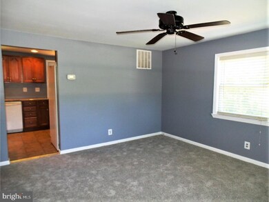 2070 Erial Clementon Rd, Sicklerville, NJ 08081 - photo 7