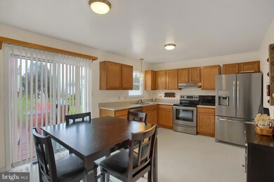 2021 Clinton Ave, Chambersburg, PA 17201 - photo 7