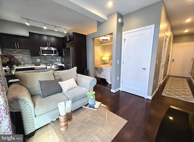 Octave 1320 unit 804, Silver Spring, MD 20910 - photo 2