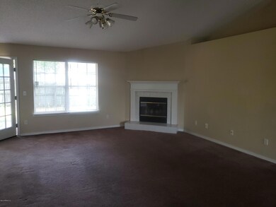 7972 Vivera Ct, Jacksonville, FL 32244 - photo 4