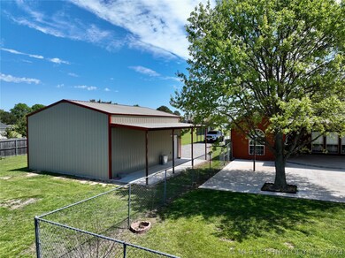 1403 Coon Creek Rd, Eufaula, OK 74432 - photo 6