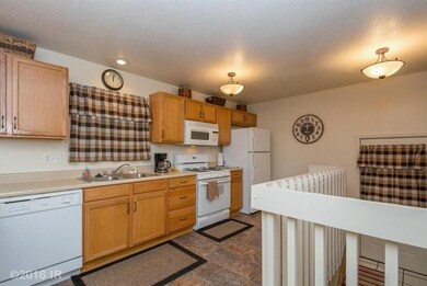 2308 Lyon St, Des Moines, IA 50317 - photo 3