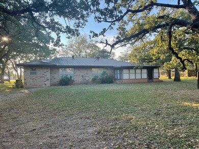 600 Dogwood St, Springtown, TX 76082 - photo 2