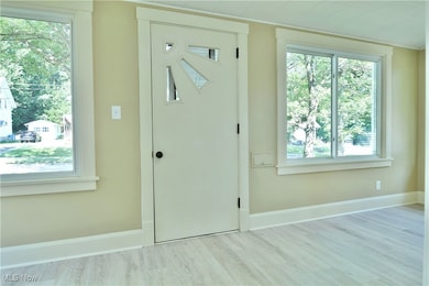 726 5th St, Struthers, OH 44471 - photo 7