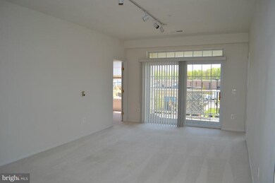 411 Hamlet Club Dr unit 306, Edgewater, MD 21037 - photo 5