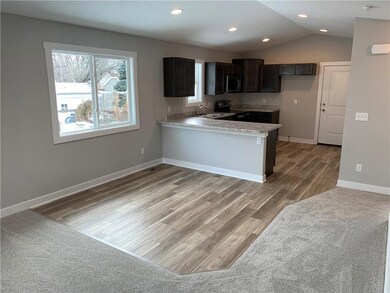 1539 E Bell Ave, Des Moines, IA 50320 - photo 4