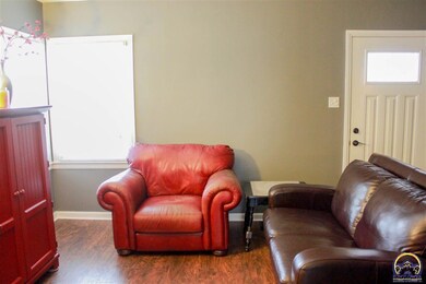 615 SW Randolph Ave, Topeka, KS 66606 - photo 6