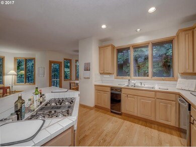 Kitchen-Cooking Island