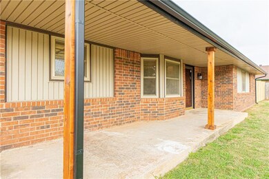 509 N Morgan Dr, Moore, OK 73160 - photo 2