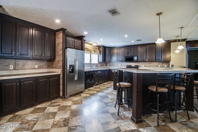 1102 Oakview Dr-2