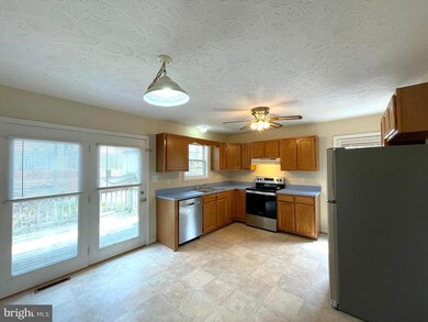 26110 Sycamore Dr, Mechanicsville, MD 20659 - photo 4