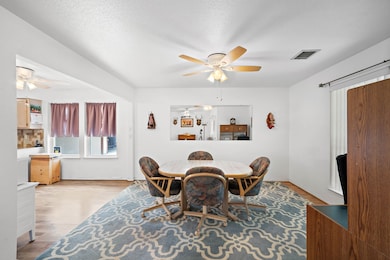 2013 Lundy Ln, Friendswood, TX 77546 - photo 5