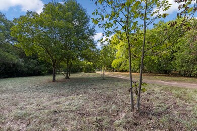 603 Peach St, Tomball, TX 77375 - photo 3