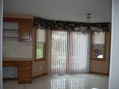 7321 Balla Dr, North Tonawanda, NY 14120 - photo 5