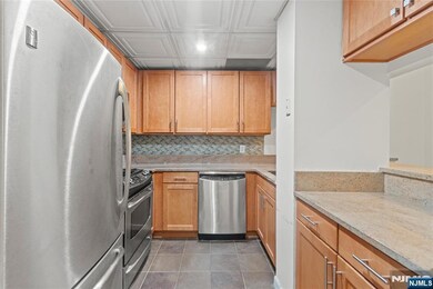 187 Wayne St unit 311, Jersey City, NJ 07302 - photo 5