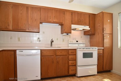 354 Chatham Cir, Warwick, RI 02886 - photo 6
