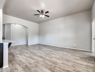 Liv Room 20'x14' Seller's minimalistic style means