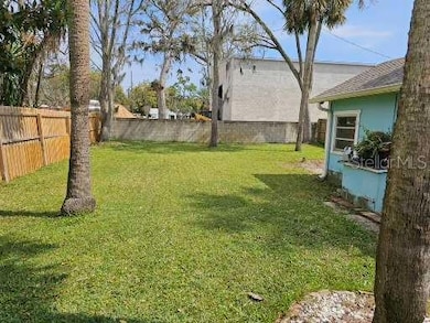 723 Dougherty St, New Smyrna Beach, FL 32168 - photo 4